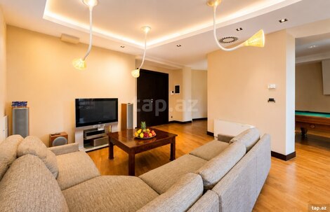 6-otaqlı mənzil, Neftçilər pr., 365 m²