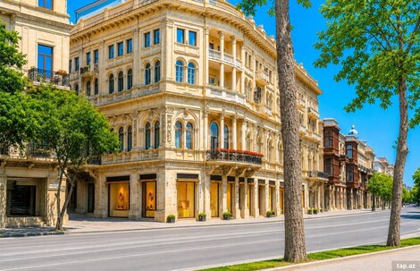 6-otaqlı mənzil, Neftçilər pr., 365 m²