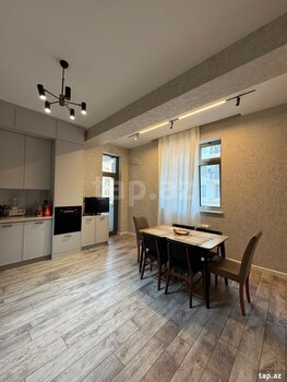 3-otaqlı yeni tikili, Elmlər Akademiyası m., 130 m²