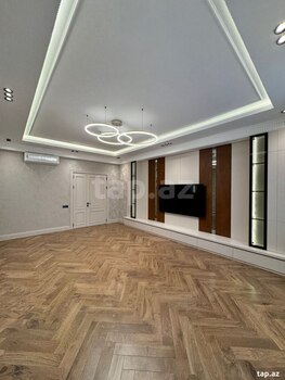 4-otaqlı yeni tikili, Elmlər Akademiyası m., 185 m²