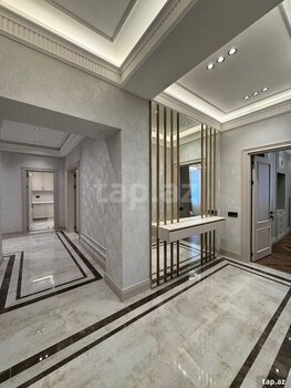 4-otaqlı yeni tikili, Elmlər Akademiyası m., 185 m²