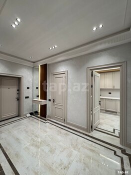 4-otaqlı yeni tikili, Elmlər Akademiyası m., 185 m²