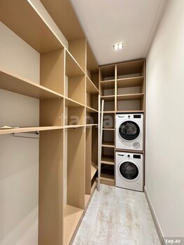 4-otaqlı yeni tikili, Elmlər Akademiyası m., 185 m²