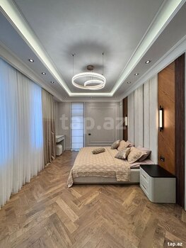 4-otaqlı yeni tikili, Elmlər Akademiyası m., 185 m²