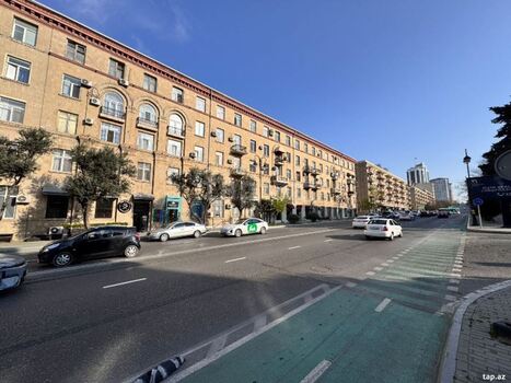3-otaqlı mənzil, İnşaatçılar pr., 85 m²
