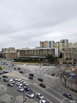 3-otaqlı yeni tikili, İnşaatçılar pr., 90 m²