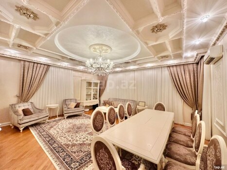 3-otaqlı yeni tikili, 8 Noyabr m., 131 m²