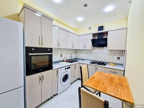 2-otaqlı yeni tikili kirayə verilir, Neftçilər m., 70 m²
