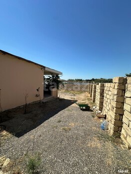 Bağ evi, Novxanı qəs.