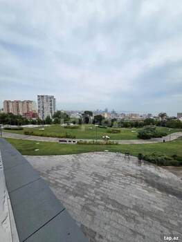 3-otaqlı yeni tikili, E. Akademiyası m., 207 m²