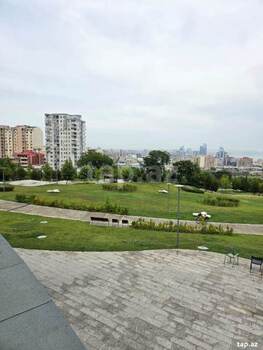 3-otaqlı yeni tikili, E. Akademiyası m., 207 m²