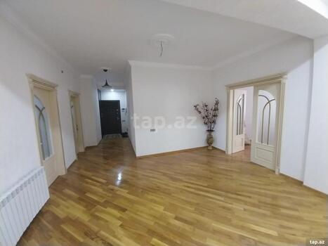 3-otaqlı yeni tikili, İnşaatçılar m., 152 m²