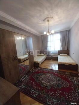 3-otaqlı yeni tikili, İnşaatçılar m., 152 m²