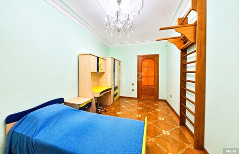 6-otaqlı yeni tikili, Nizami m., 555 m²