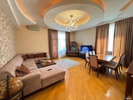 4-otaqlı yeni tikili, İnşaatçılar pr., 175 m²