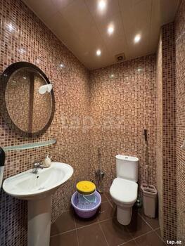 4-otaqlı yeni tikili, İnşaatçılar pr., 175 m²