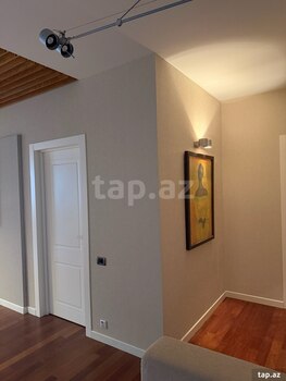 4-otaqlı yeni tikili, Elmlər Akademiyası m., 220 m²