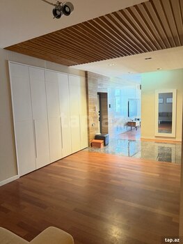 4-otaqlı yeni tikili, Elmlər Akademiyası m., 220 m²