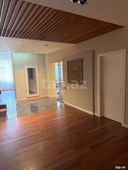 4-otaqlı yeni tikili, Elmlər Akademiyası m., 220 m²