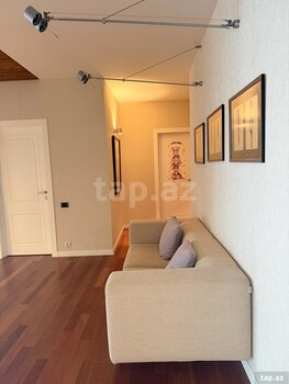 4-otaqlı yeni tikili, Elmlər Akademiyası m., 220 m²