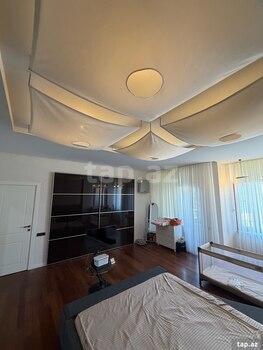 4-otaqlı yeni tikili, Elmlər Akademiyası m., 220 m²