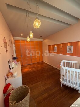 4-otaqlı yeni tikili, Elmlər Akademiyası m., 220 m²