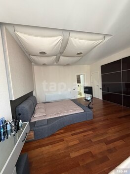 4-otaqlı yeni tikili, Elmlər Akademiyası m., 220 m²