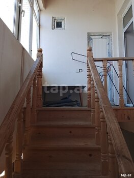 Həyət evi, Hökməli qəs.