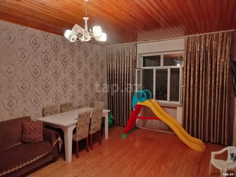 Həyət evi, Hökməli qəs.
