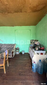 Həyət evi, Hökməli qəs.