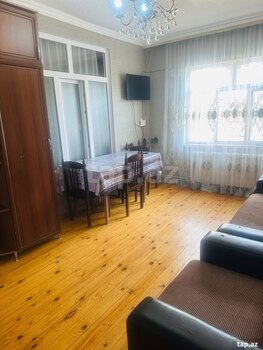 Həyət evi kirayə verilir, Şəki ş.