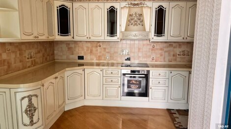 3-otaqlı yeni tikili, 28 May m., 170 m²