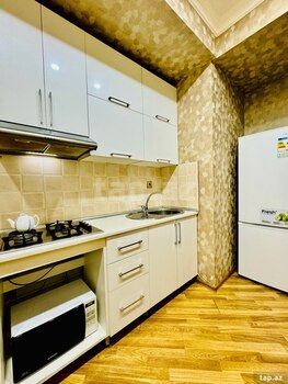 3-otaqlı yeni tikili kirayə verilir, Həsən Salmani küç. 1, 100 m²