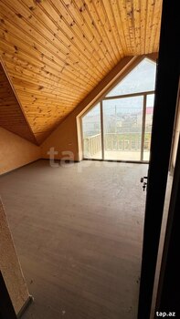 Həyət evi, Corat massivi