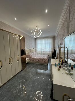 4-otaqlı yeni tikili, 8 Noyabr pr., 170 m²