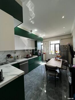 4-otaqlı yeni tikili, 8 Noyabr pr., 170 m²