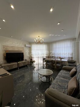 4-otaqlı yeni tikili, 8 Noyabr pr., 170 m²