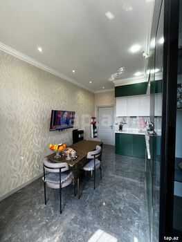 4-otaqlı yeni tikili, 8 Noyabr pr., 170 m²