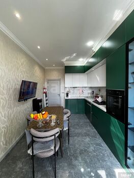 4-otaqlı yeni tikili, 8 Noyabr pr., 170 m²