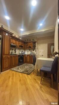 4-otaqlı yeni tikili, 8 Noyabr m., 140 m²