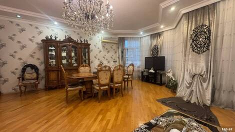 4-otaqlı yeni tikili, 8 Noyabr m., 140 m²