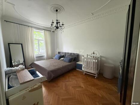 3-otaqlı mənzil, Bakıxanov küç., 70 m²