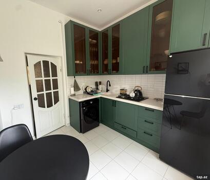 3-otaqlı mənzil, Bakıxanov küç., 70 m²