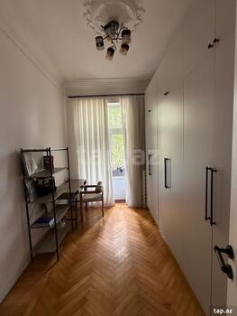 3-otaqlı mənzil, Bakıxanov küç., 70 m²