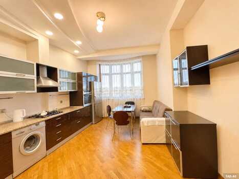 3-otaqlı yeni tikili kirayə verilir, Elmlər Akademiyası m., 146 m²