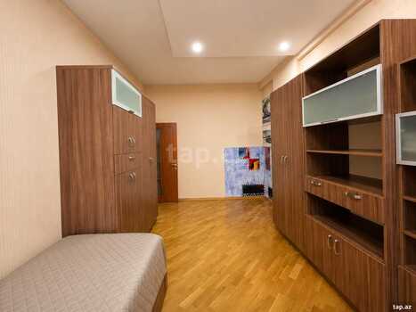3-otaqlı yeni tikili kirayə verilir, Elmlər Akademiyası m., 146 m²