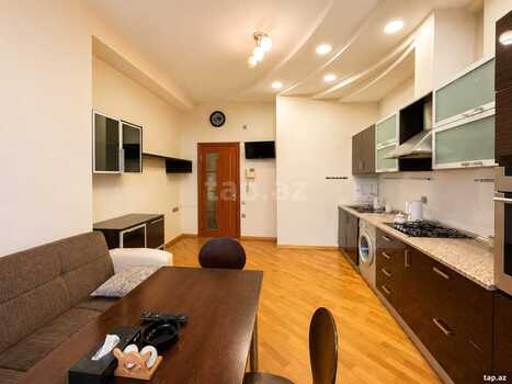 3-otaqlı yeni tikili kirayə verilir, Elmlər Akademiyası m., 146 m²