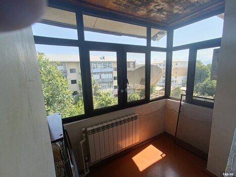 2-otaqlı mənzil, 1-ci mkr., 50 m²