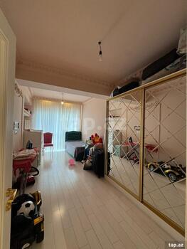 4-otaqlı yeni tikili, 8 Noyabr pr., 181 m²