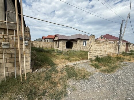 Həyət evi, Adil İsgəndərov küç.